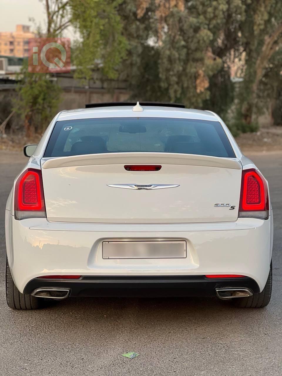 كرايسلر 300